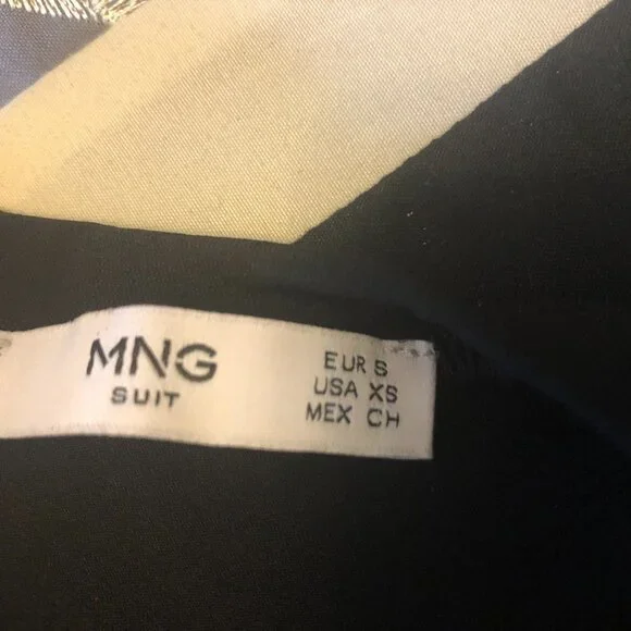 MNG black shirtsleeves jumpsuit size S. 96%polyester 4%elastane.-waist  25-26 - Picture 5 of 7